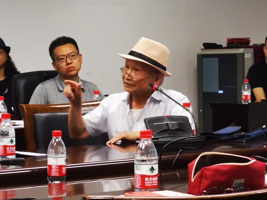 贵州河湾苗学研究院杨培德院长讲座.jpg